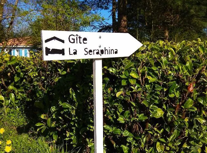 Puydufou -5kms- La Seraphina, Дом отдыха *